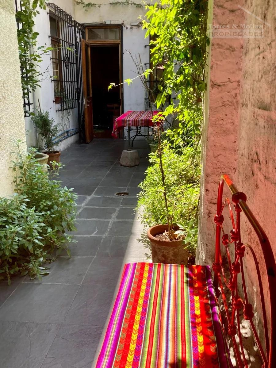 Casa Restaurada Para Uso Comercial, Excelente Ubicación