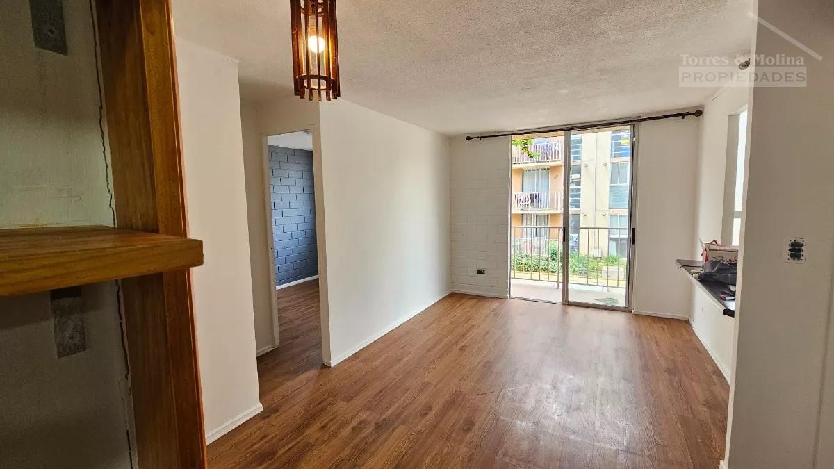 Segundo Piso, Agradable Depto. Con Locomoción A La Puerta
